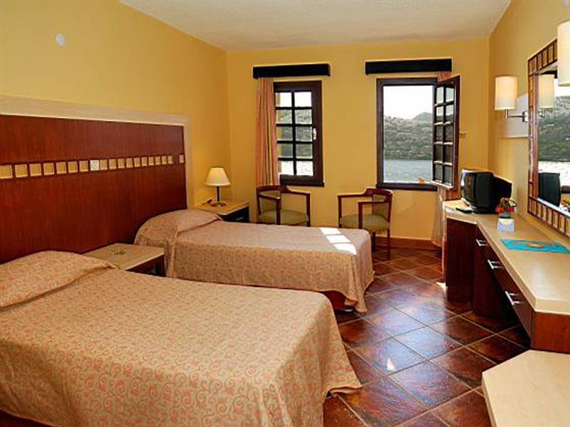 Green Beach Resort Gundogan  Exterior photo