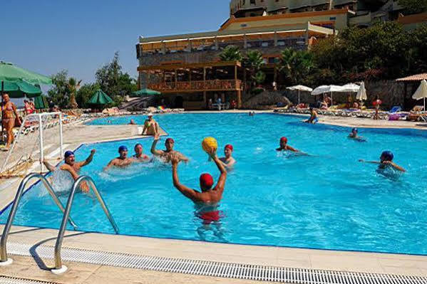 Green Beach Resort Gundogan  Exterior photo