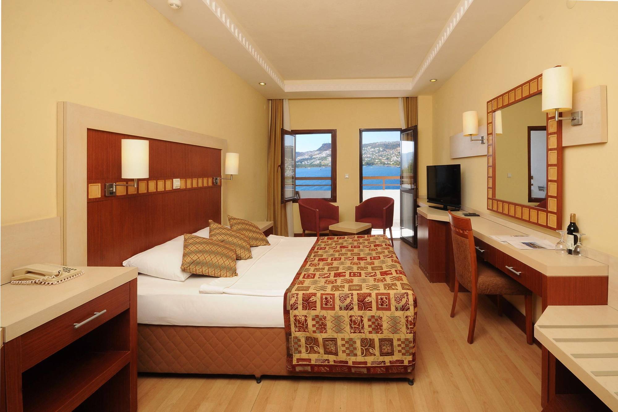 Green Beach Resort Gundogan  Exterior photo
