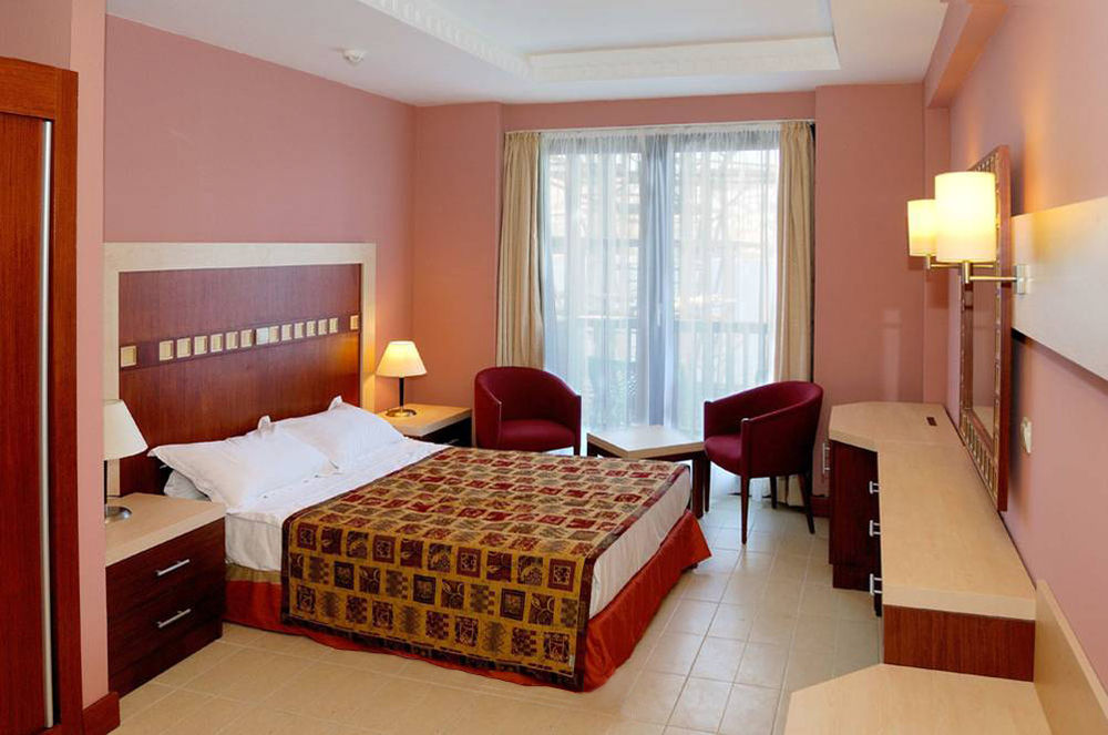 Green Beach Resort Gundogan  Exterior photo