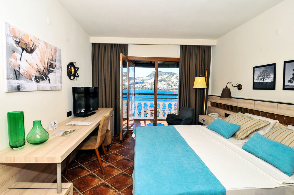 Green Beach Resort Gundogan  Exterior photo