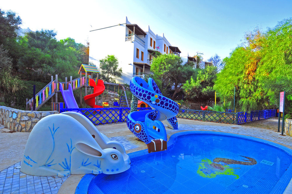 Green Beach Resort Gundogan  Exterior photo